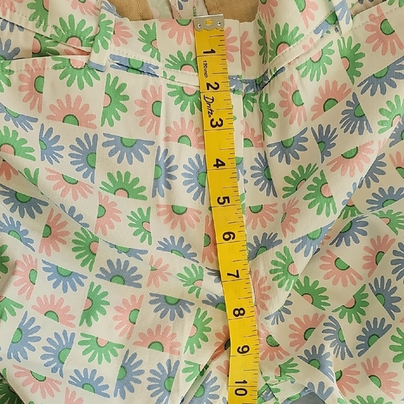 Floral Patterned Shorts - Picture 11 of 12